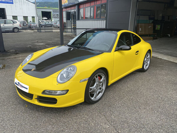 Covering 3M jaune ultra Gloss Racing et capot carbone