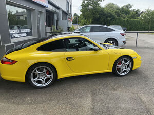 Covering 3M jaune ultra Gloss Racing et capot carbone